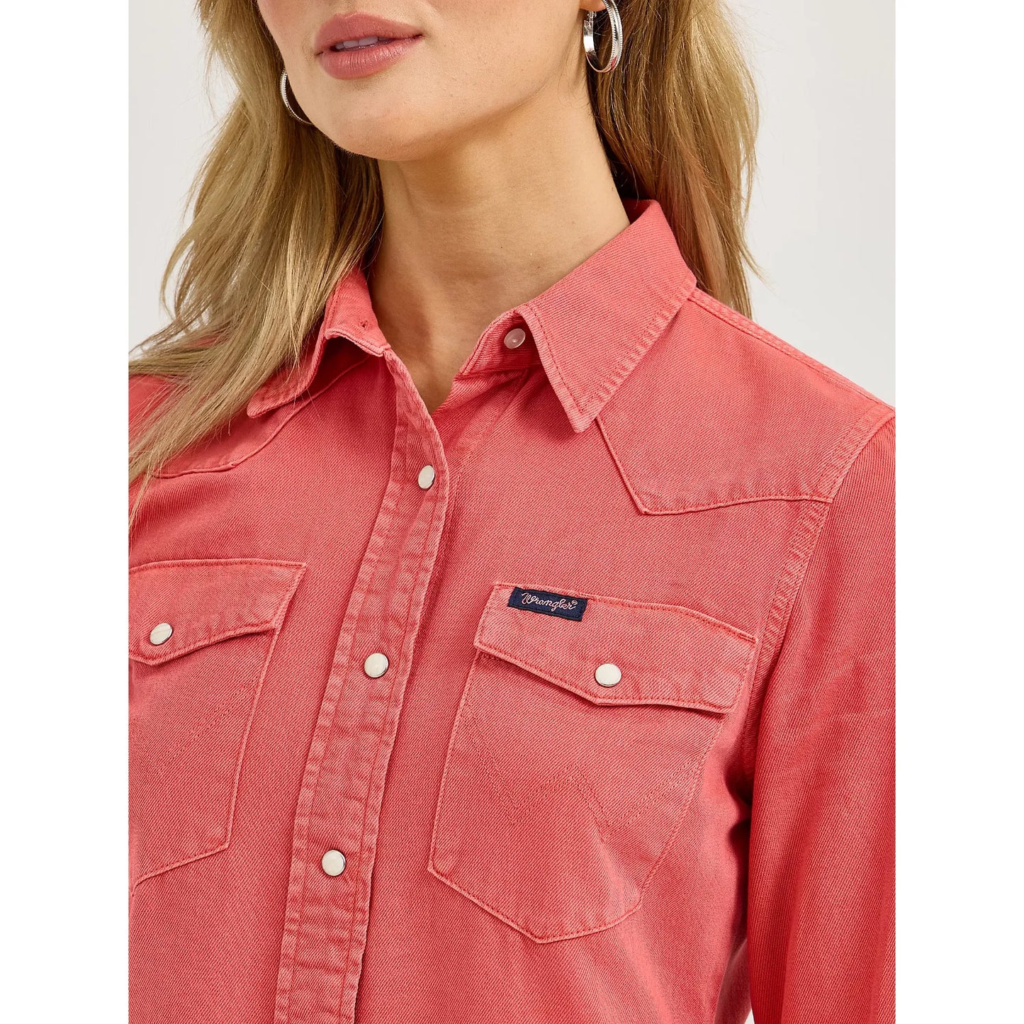Women's Wrangler Colorwash Slim Western Snap Shirt 112368182