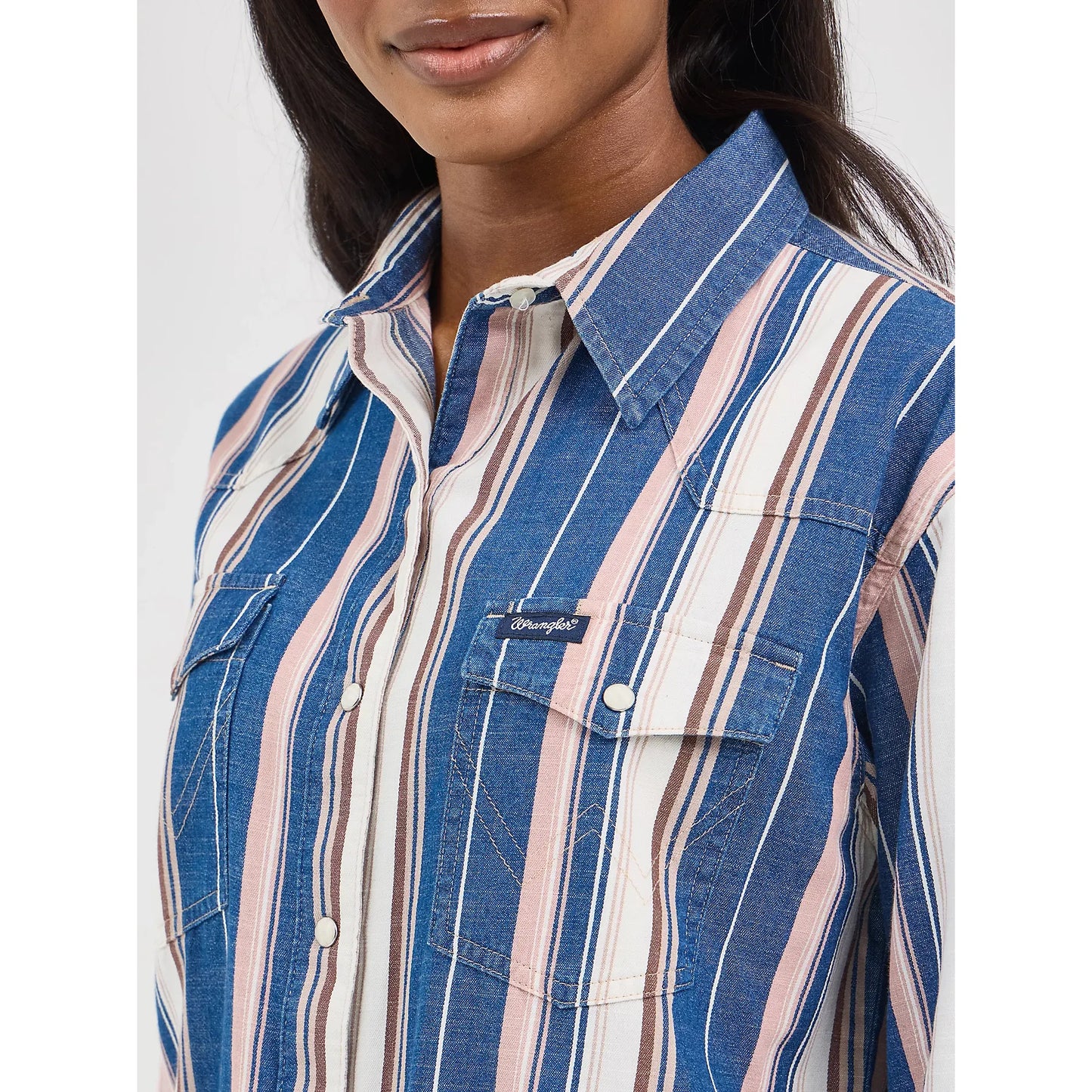 Women's Wrangler Retro Boyfriend Western Snap Shirt 112368458