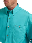 Men's Wrangler George Strait Solid One Pocket Button Down Shirt 112374595