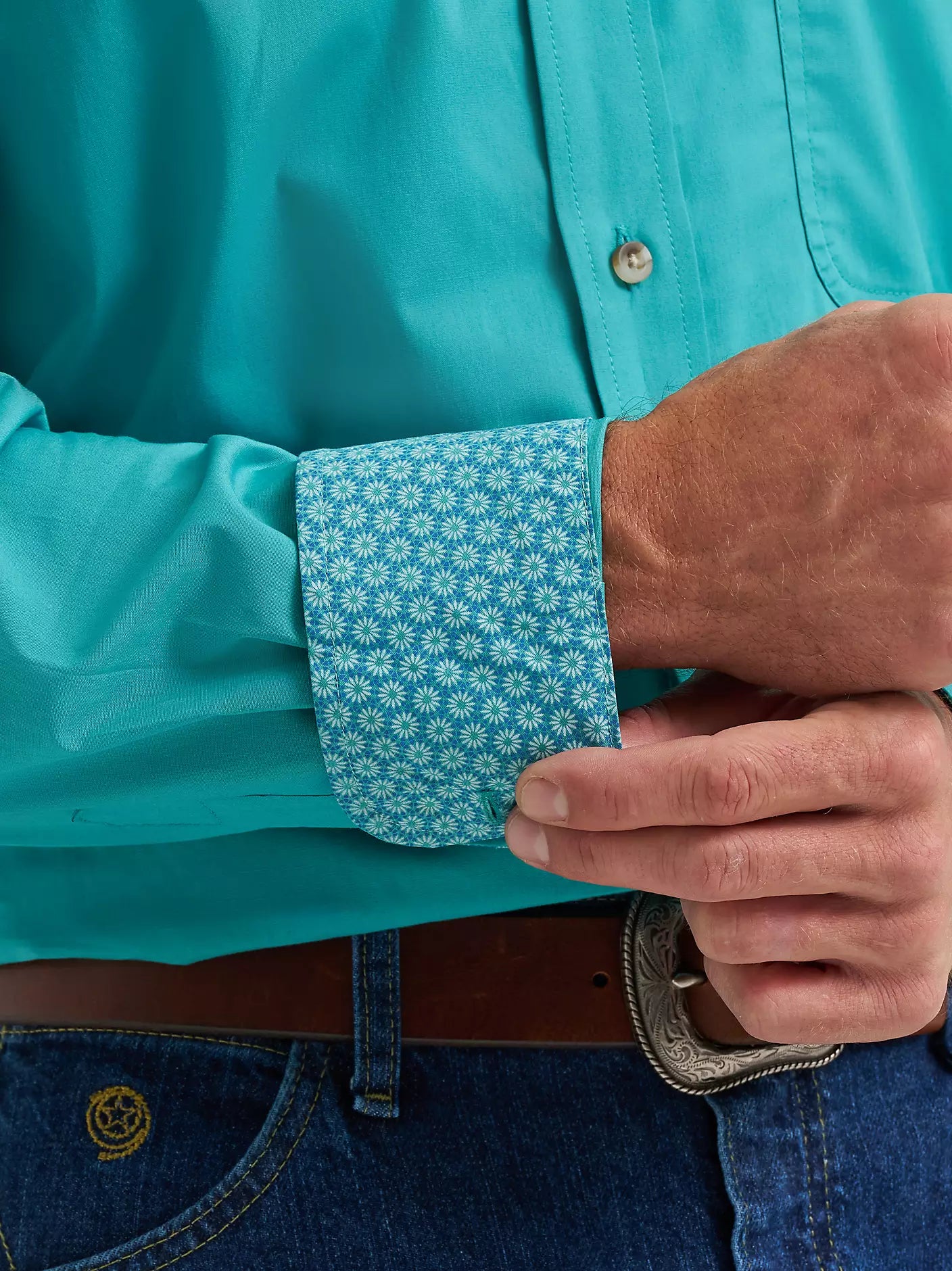 Men's Wrangler George Strait Solid One Pocket Button Down Shirt 112374595