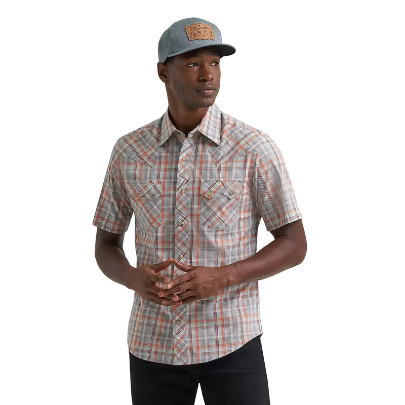 Men's Wrangler Retro® Short Sleeve Sawtooth Pocket Western Snap Shirt 112378935