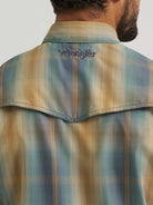 Men's Wrangler Turbulence All Terrain Performance Plaid Shirt 112382381