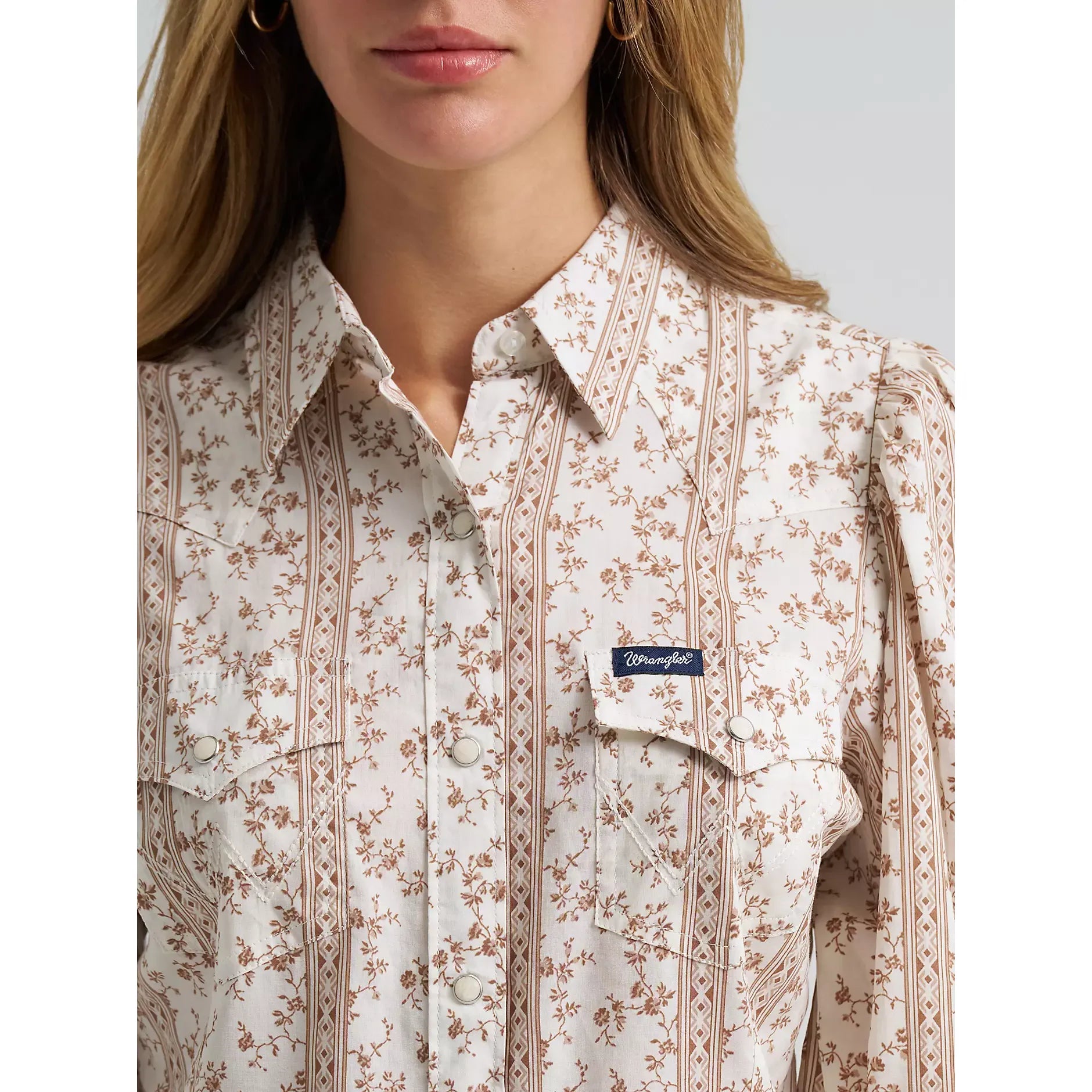 Women's Wrangler Smocked Sleeve Western Snap Blouse 112382517