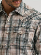 Wrangler Men's Chocolate Spruce Retro Premium Long Sleeve Western Snap Plaid Shirt 112384760
