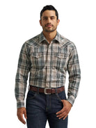 Wrangler Men's Chocolate Spruce Retro Premium Long Sleeve Western Snap Plaid Shirt 112384760