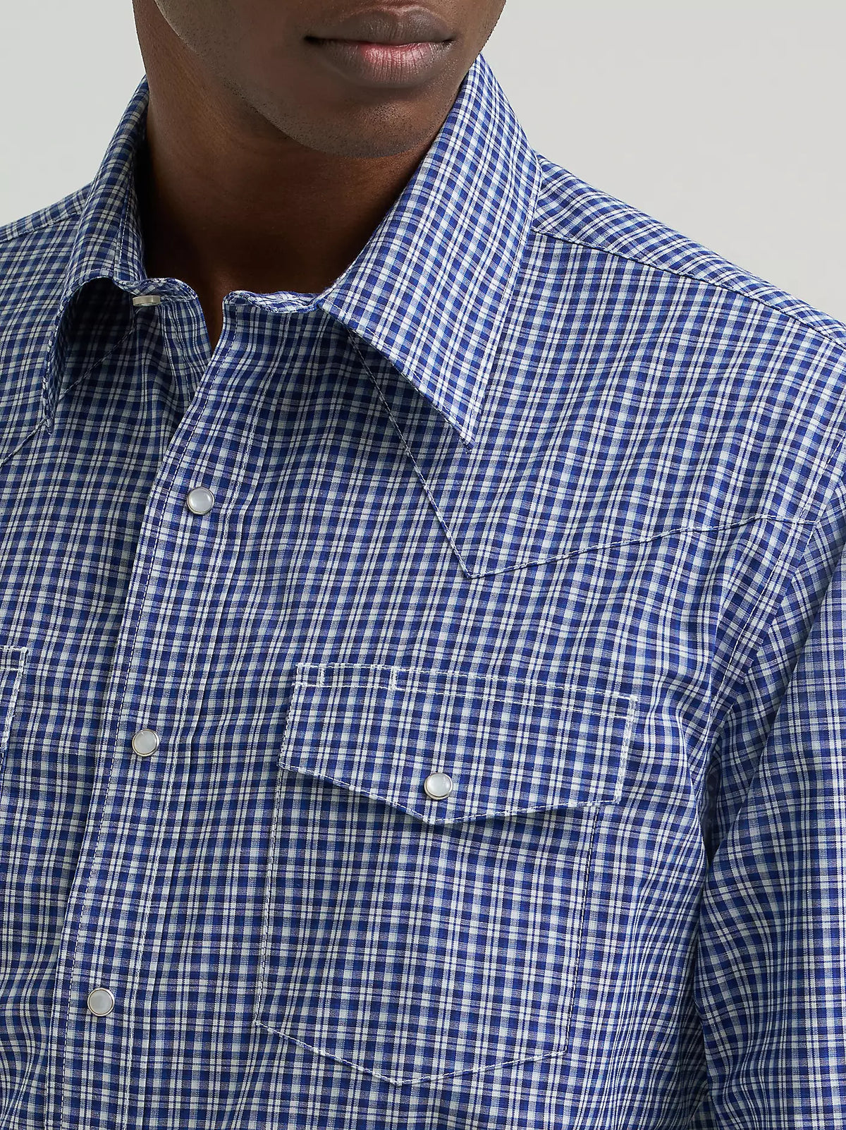 Wrangler Men's Night Navy Wrinkle Resist Long Sleeve Western Snap Shirt 112385338