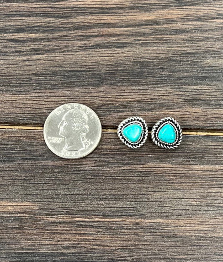 Isac 7mm Irregular Turquoise Stud Earrings 723045