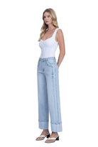 Women's Vervet Super High Rise Light Wash Cuffed Baggy Wide Jeans T6515
