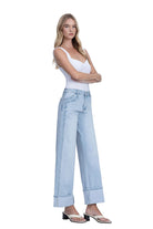 Women's Vervet Super High Rise Light Wash Cuffed Baggy Wide Jeans T6515