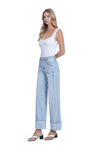 Women's Vervet Super High Rise Light Wash Cuffed Baggy Wide Jeans T6515