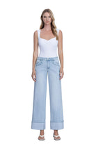 Women's Vervet Super High Rise Light Wash Cuffed Baggy Wide Jeans T6515