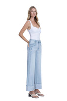 Women's Vervet Super High Rise Light Wash Cuffed Baggy Wide Jeans T6515