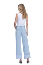 Women's Vervet Super High Rise Light Wash Cuffed Baggy Wide Jeans T6515