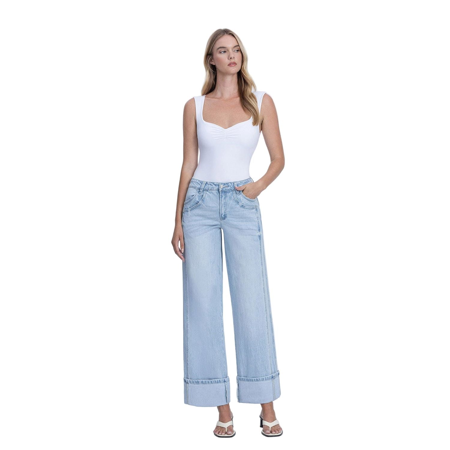Women's Vervet Super High Rise Light Wash Cuffed Baggy Wide Jeans T6515