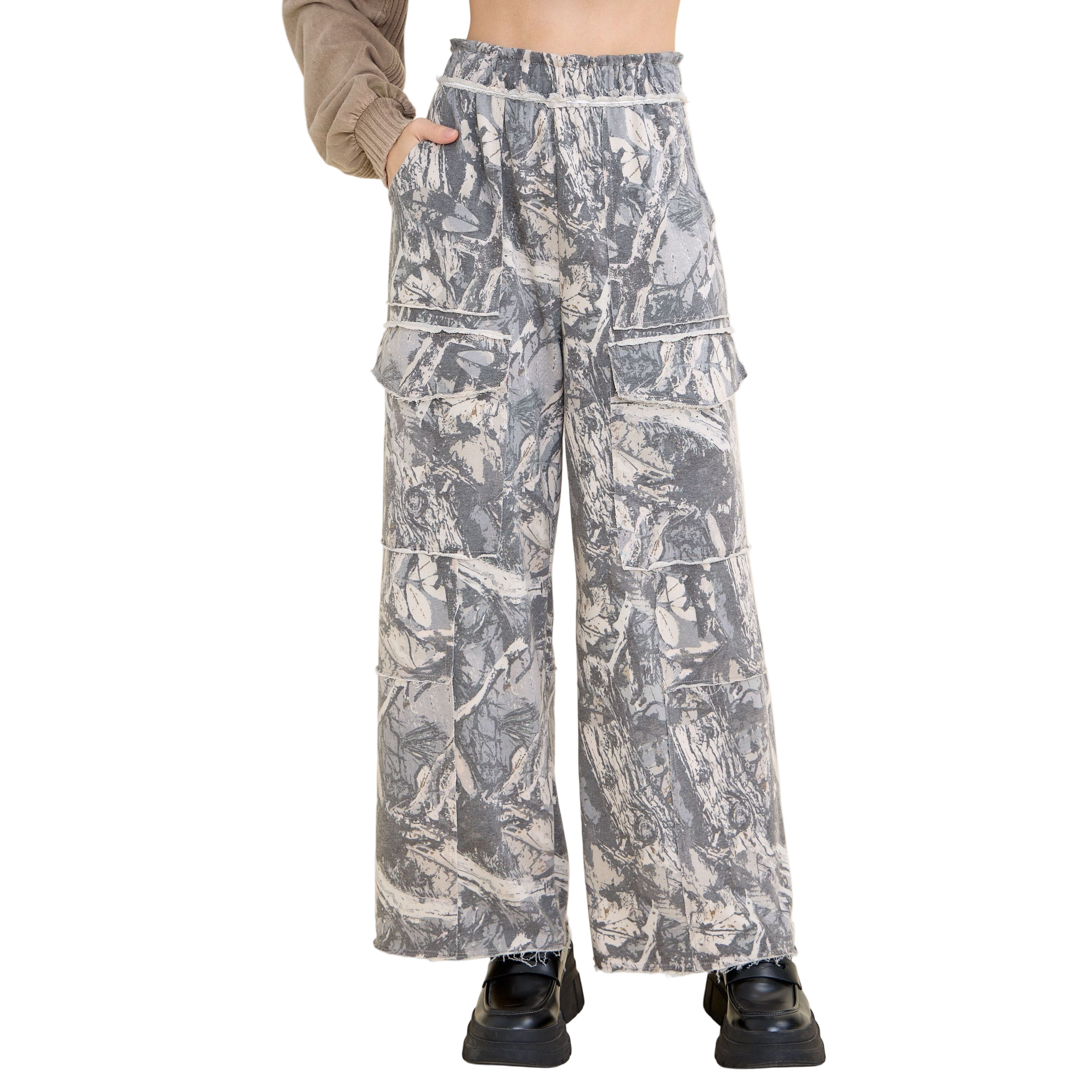 Women's Washed Tree Camo Cargo Pants HP5971P1