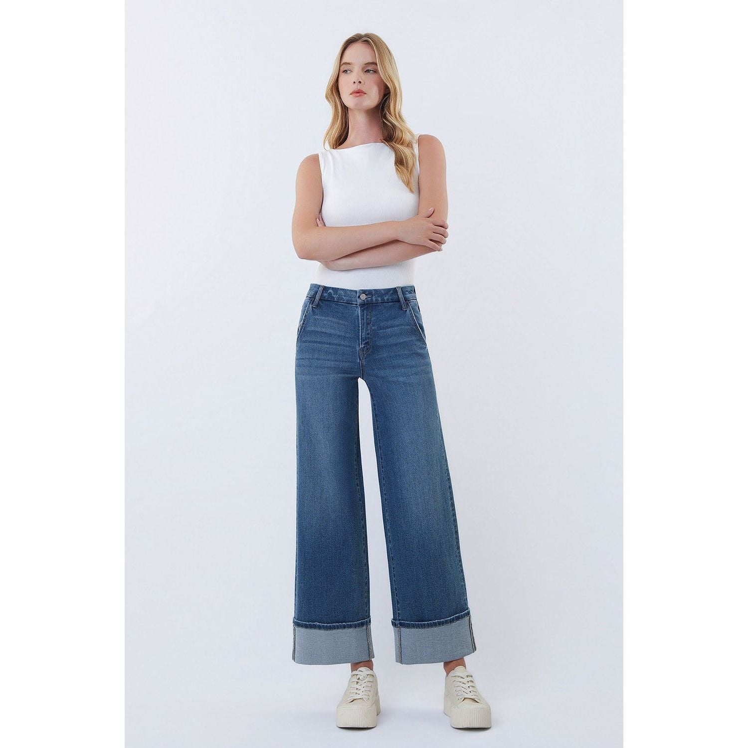 Women's Vervet High Rise Slant Pocket Cuffed Ankle Wide Jeans T7114