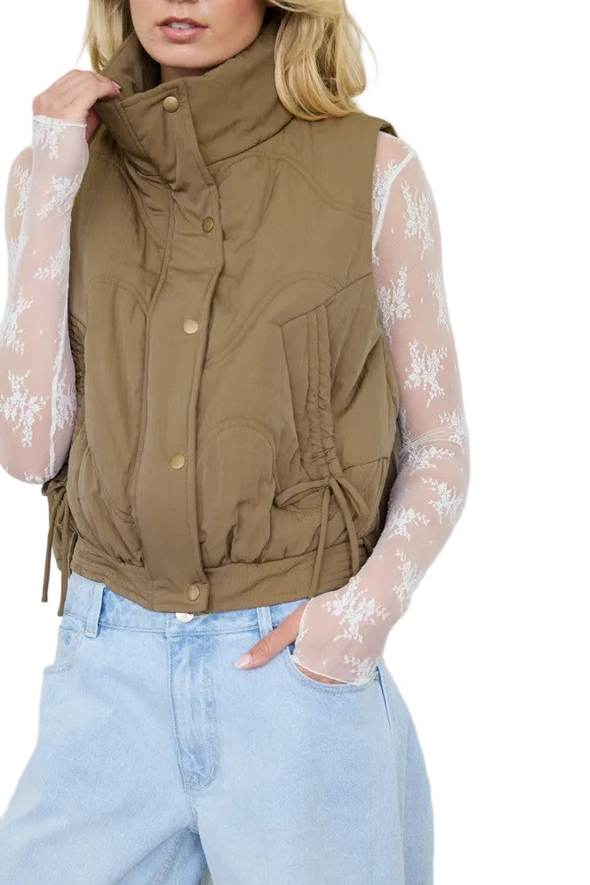 Blu Pepper Women's Mocha Wave Quilted Snap-Front Stand Collar Vest 