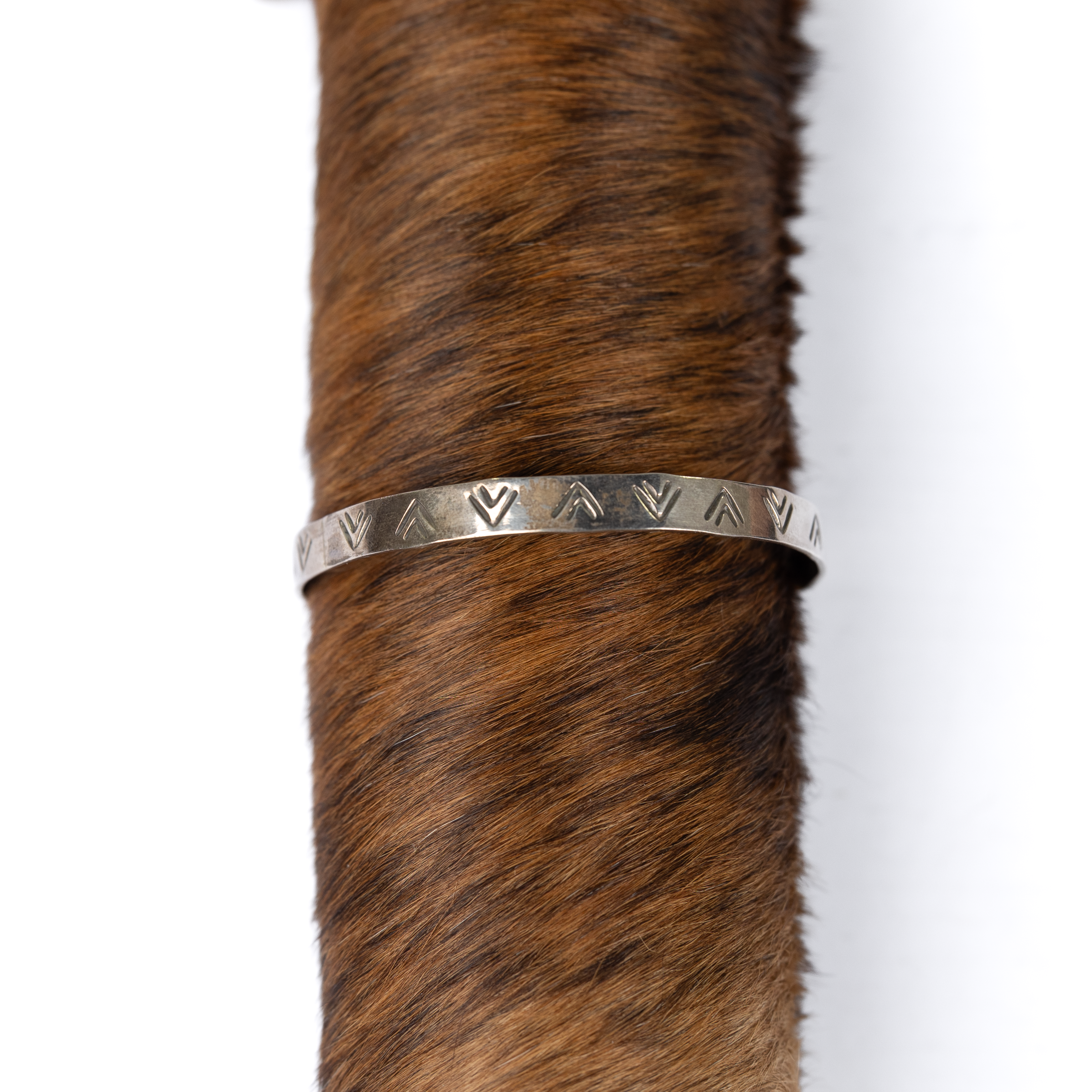 Women's Rhoda Medium Silver Arrow Bangle T437