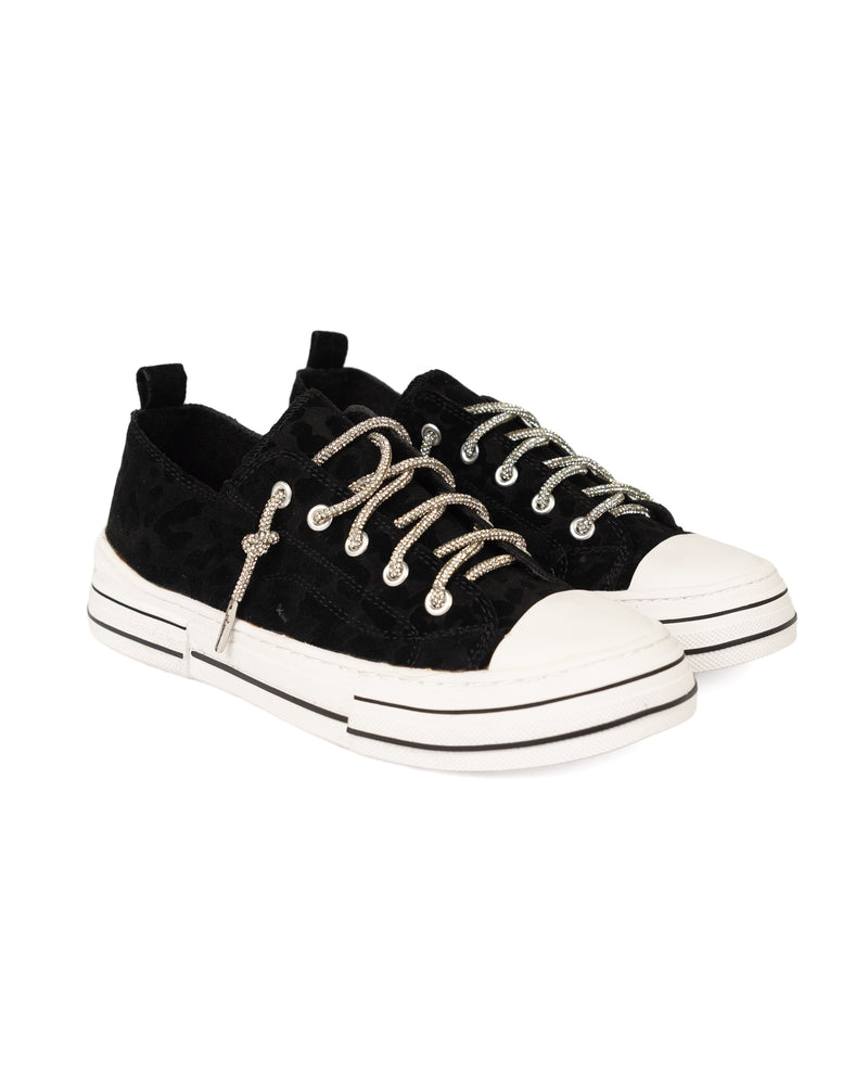 Very G Women's Black Aman Leopard 2 Casual Shoes