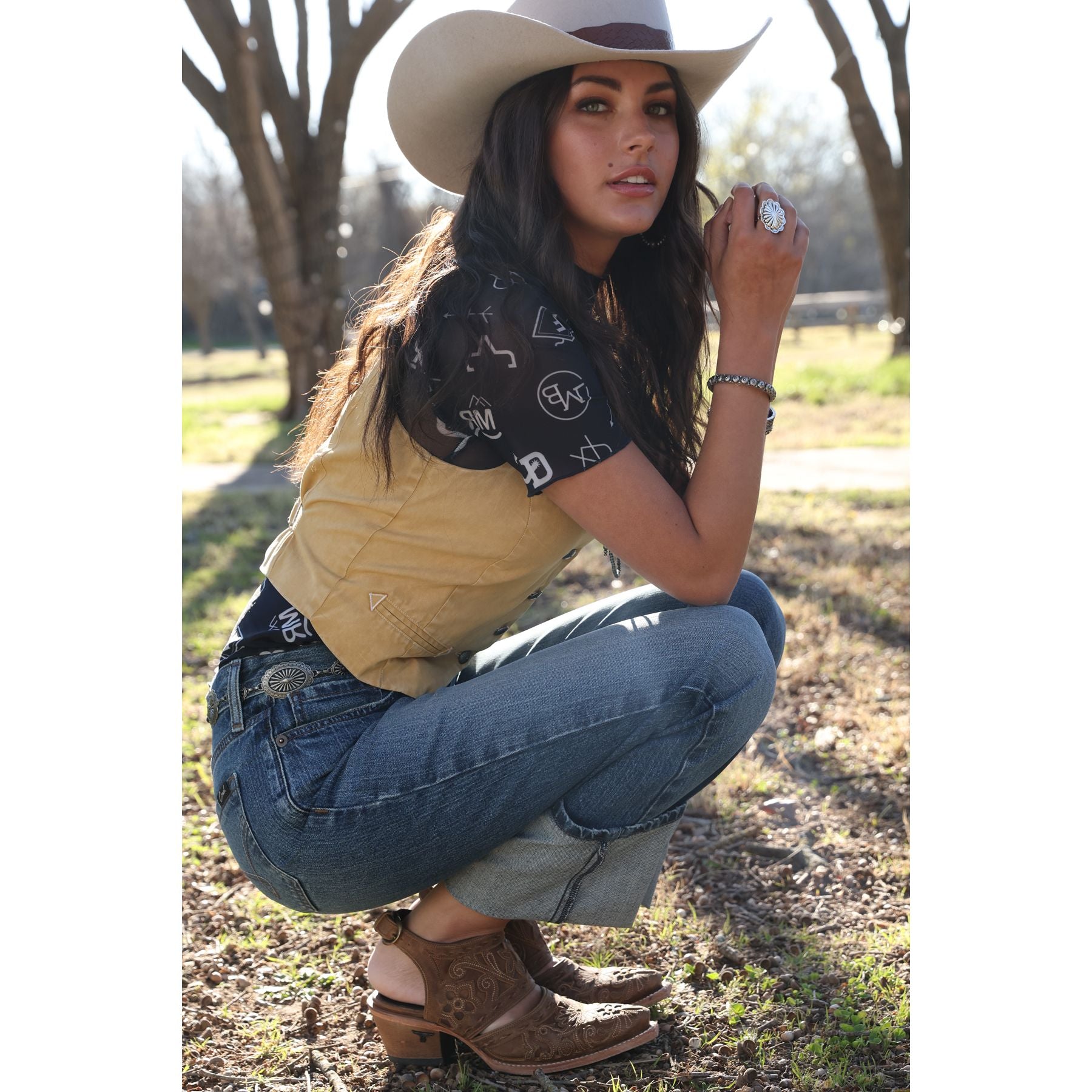 Women's Cinch Gold Sleeveless Vest CTV7532001