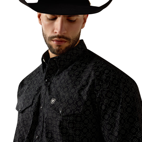 Men's Ariat Long Sleeve Black Medallion Print Fritz Classic Fit Snap Shirt 10073621