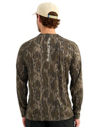 Huk Men's Oak Bottomland Mossy Oak Pursuit Performance Crew H1200610-922