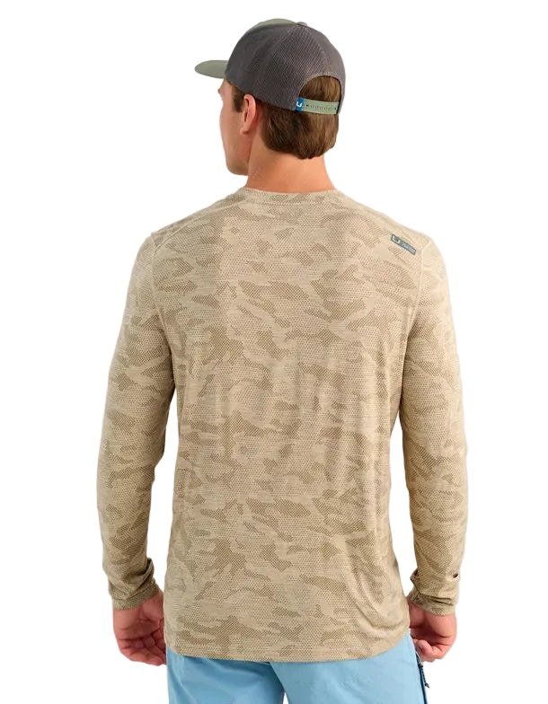 Huk Men's River Rock Camo A1A Pro Long Sleeve Crew Shirt H1200742-188