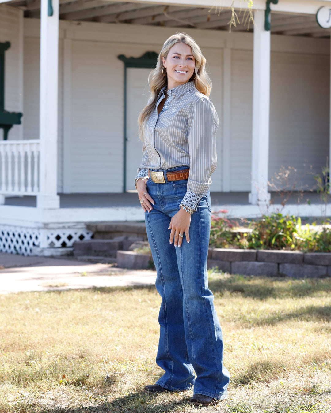 Cinch Women's Long Sleeve Light Blue Striped Button Up Shirt MSW9165092