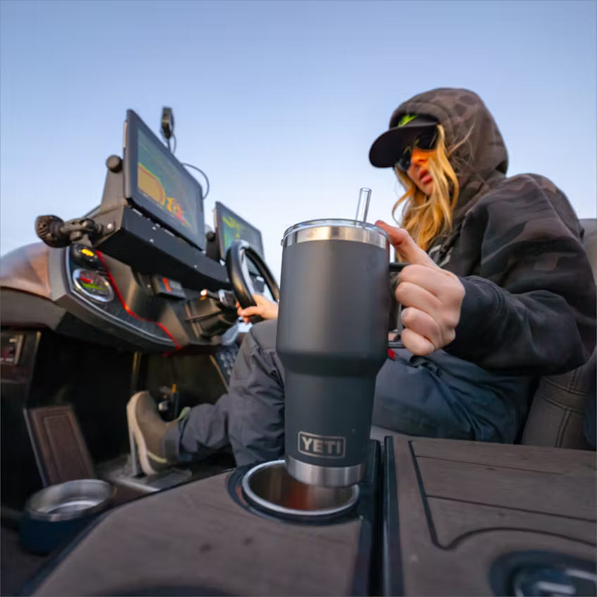 Yeti 35OZ Black Straw Mug Tumbler YRAM35BLKSTR