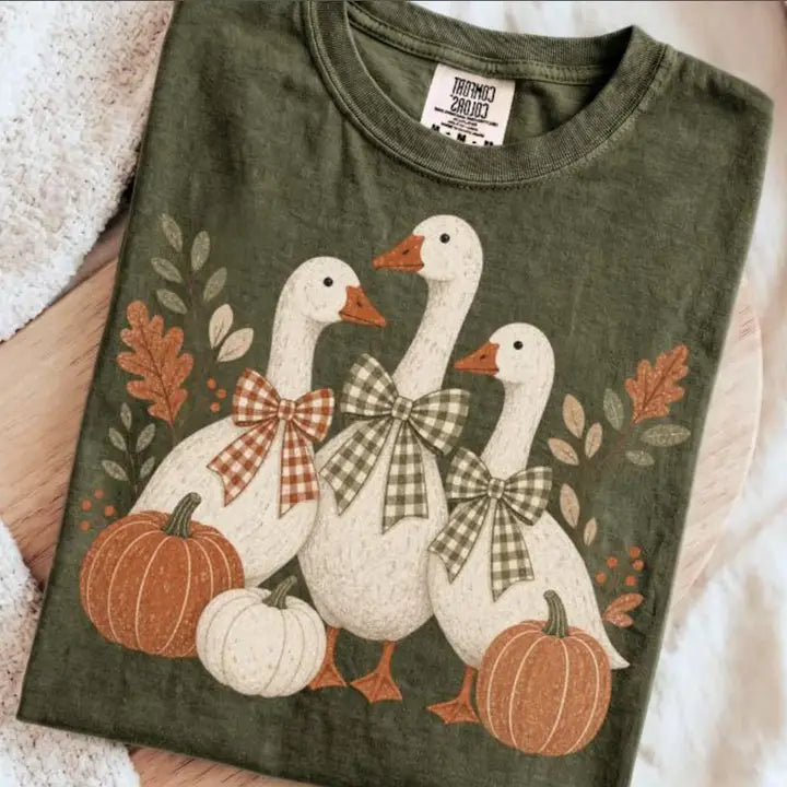 Women's Green Short Sleeve Goose Pumpkin T-shirt 