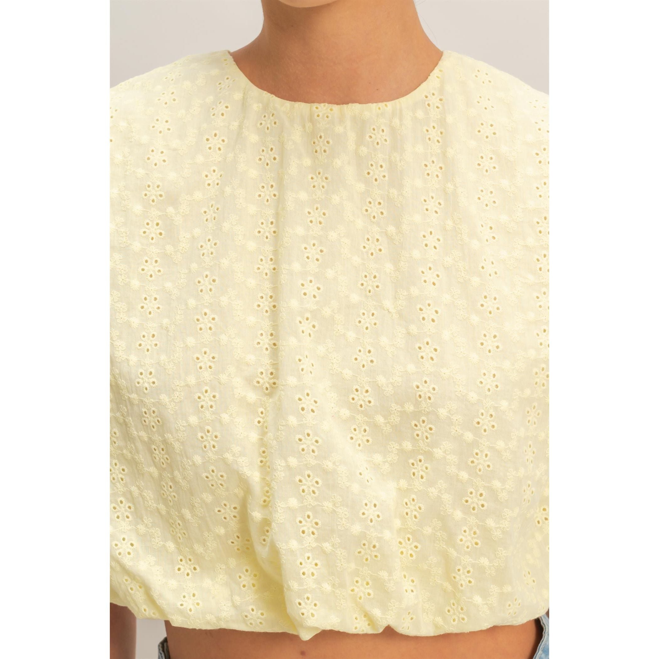 Women's Yellow Bubble Hem Cotton Eyelet Sleeveless Top DZ26C114